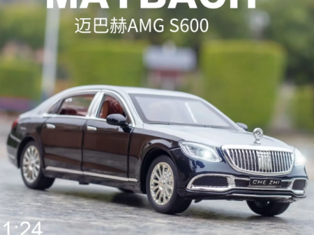 1:24 Diecast Mercedes Benz Maybach S600 With Smoke Fashion